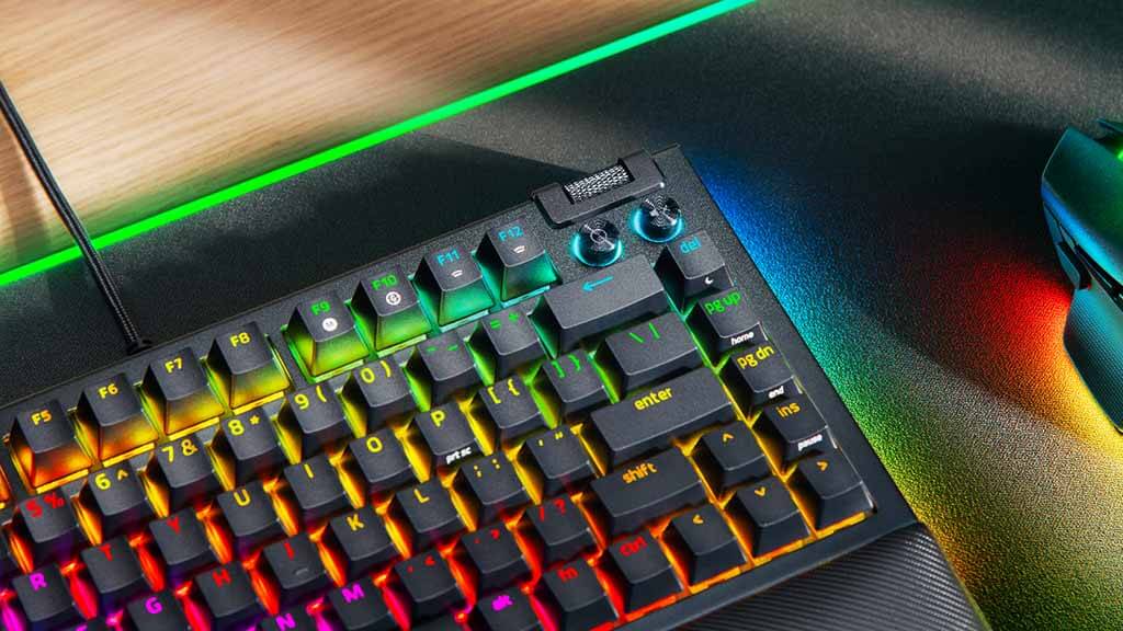 RAZER BLACKWIDOW V4 75%